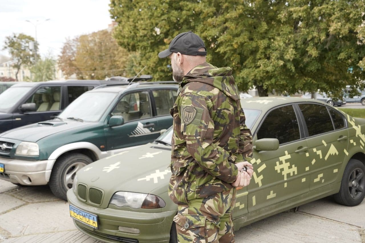 Військовим Полтавщини передали чотири автівки