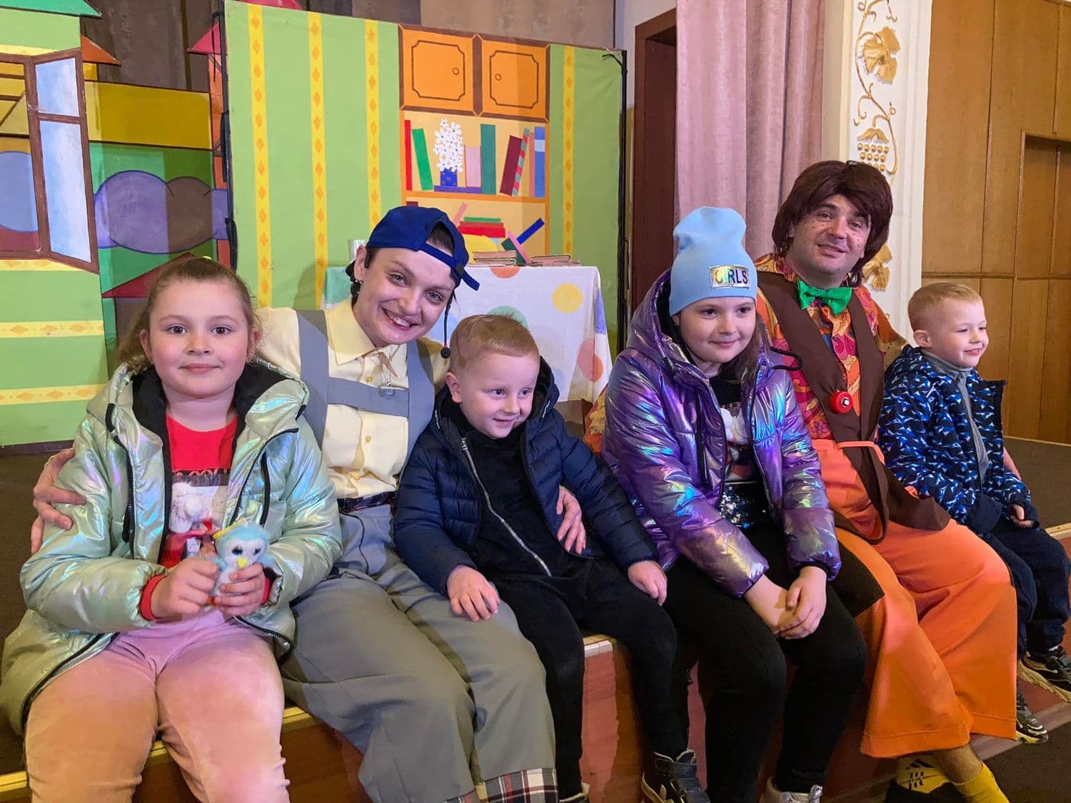 Полтавський театр показав дітям-переселенцям виставу про Карлсона