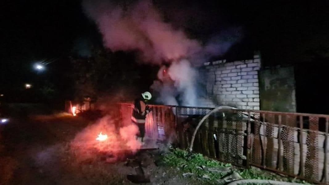 Під Кременчуком рятівники гасили пожежу
