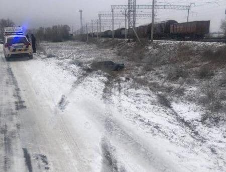 На Полтавщині легковик злетів з дороги: в салоні знаходилось двоє дітей