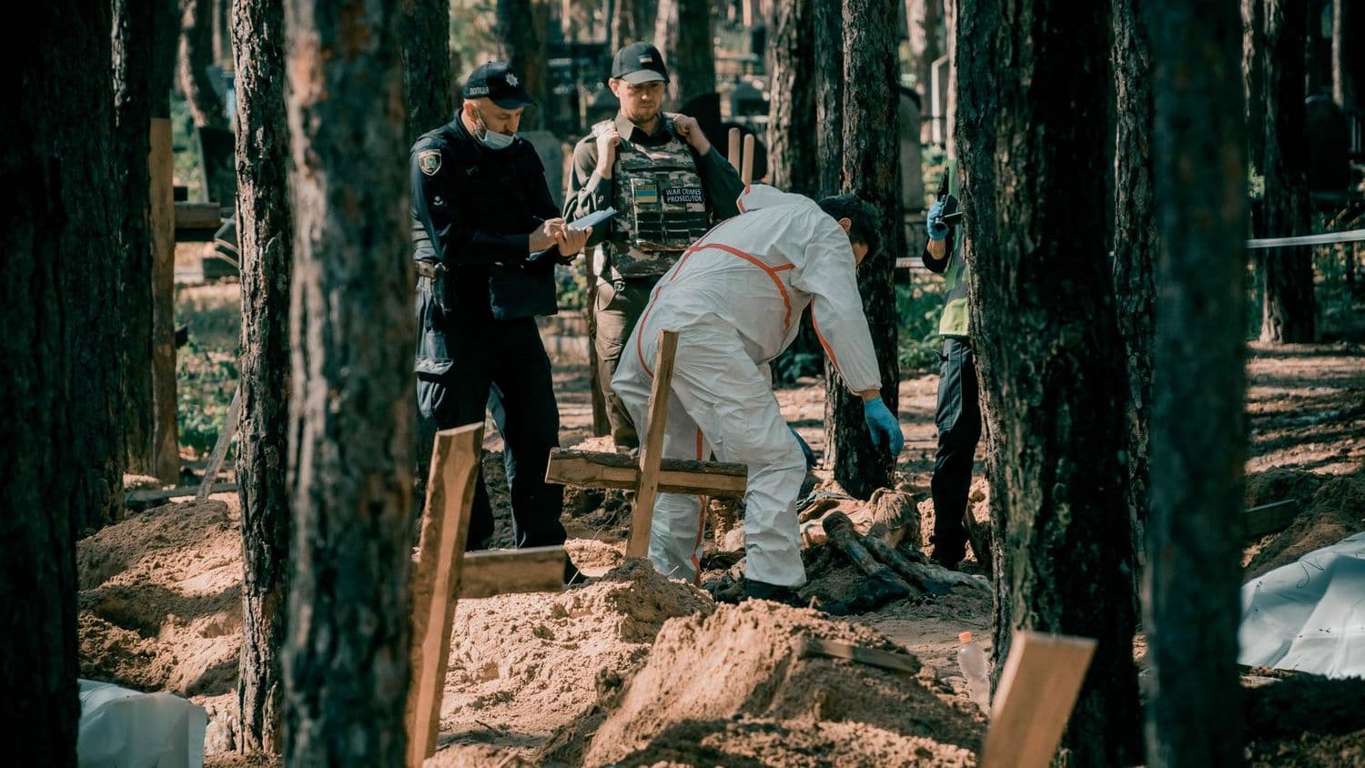 У Полтаві покажуть документальний фільм про масове поховання в Ізюмі 