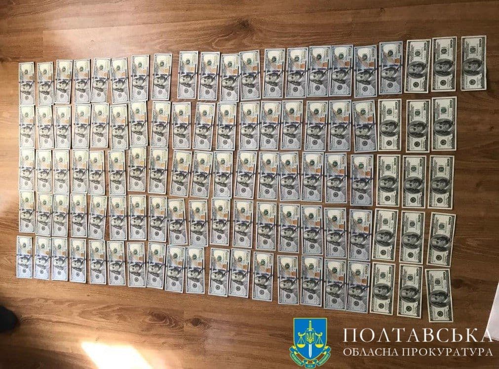 Підозрювану у хабарництві лікарку з Полтавщини взяли під варту