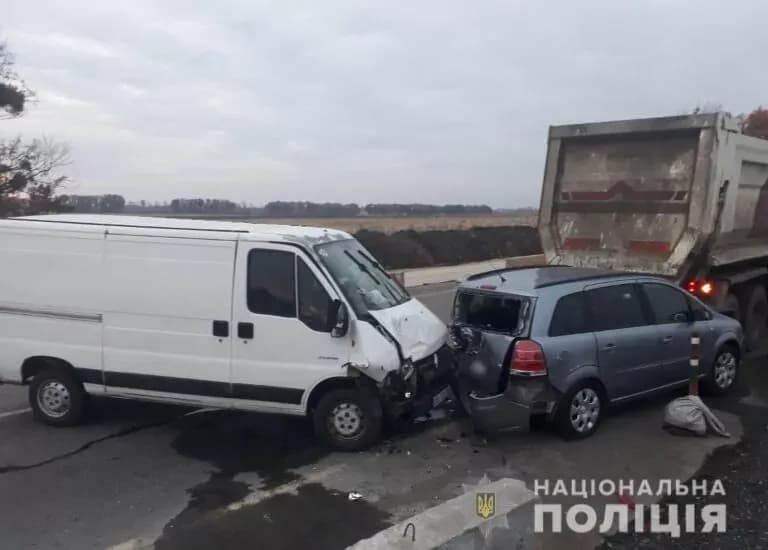 Неподалік Новофедорівки виникла потрійна ДТП з постраждалими