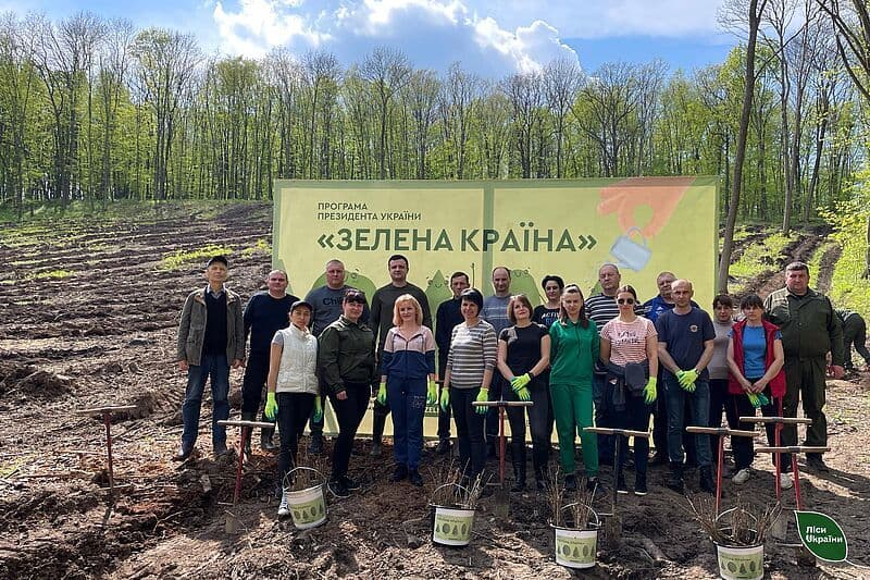 На Полтавщині висадили молодий ліс