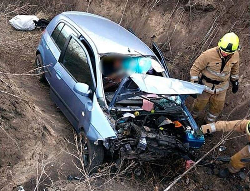 ДТП на Полтавщині — водій з пасажиркою злетіли в кювет і загинули