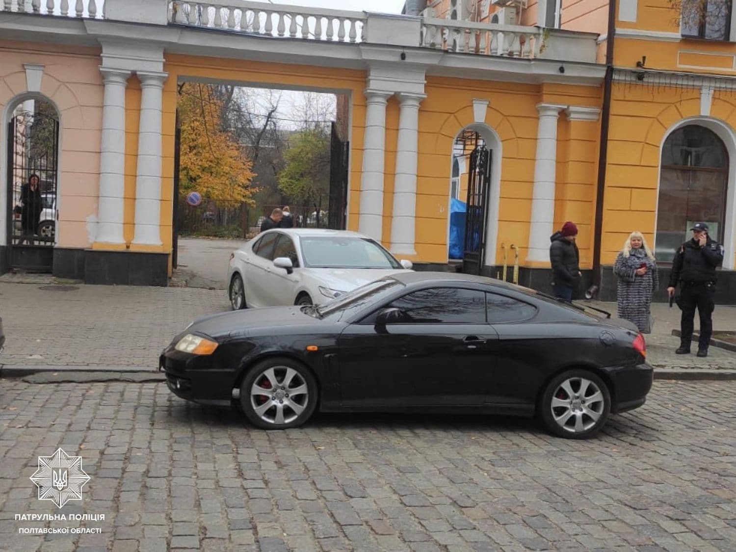 Автівку з пішохідної вулиці у Полтаві відправили на штрафмайданчик