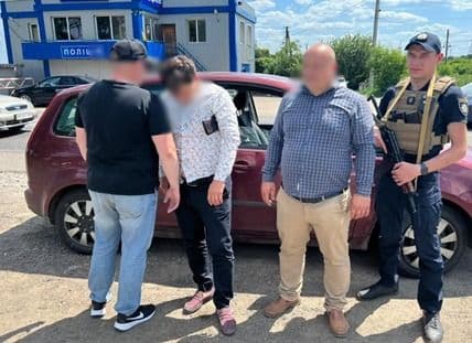 Двоє жителів Полтавщини обкрадали пенсіонерів під виглядом медиків
