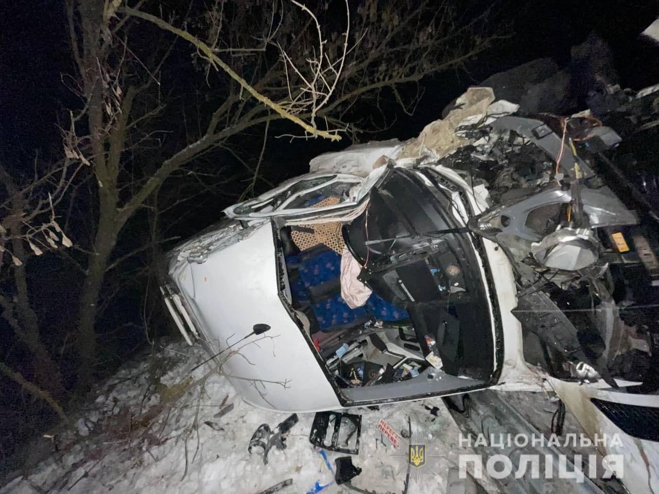На Полтавщині суд виніс вирок водію вантажівки, який зіткнувся з мікроавтобусом