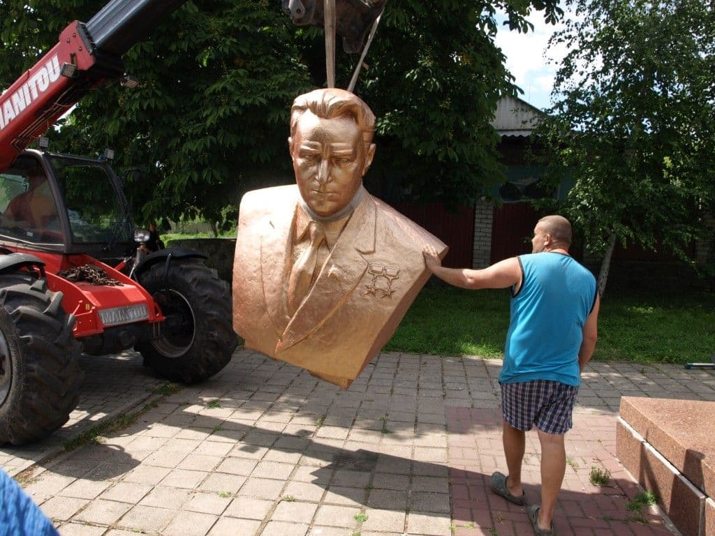 Очолював Оренбурзьку область — на Полтавщині зняли погруддя радянського політика