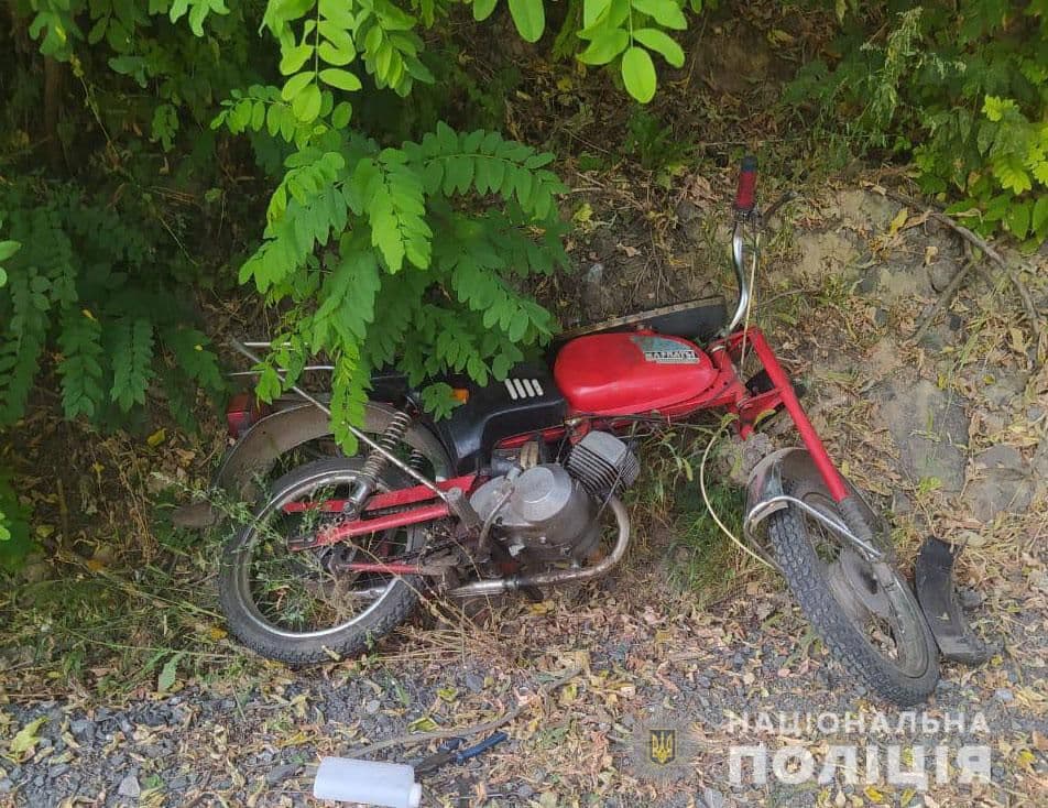 На Полтавщині зіткнулись легковик і малолітній мопедист