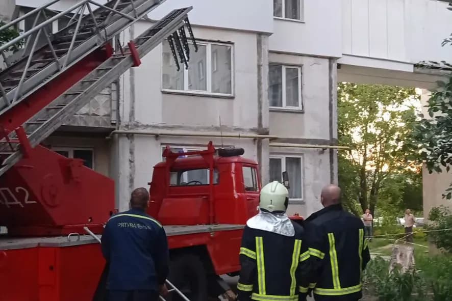 У Полтаві ДСНС ліквідувала небезпечну конструкцію