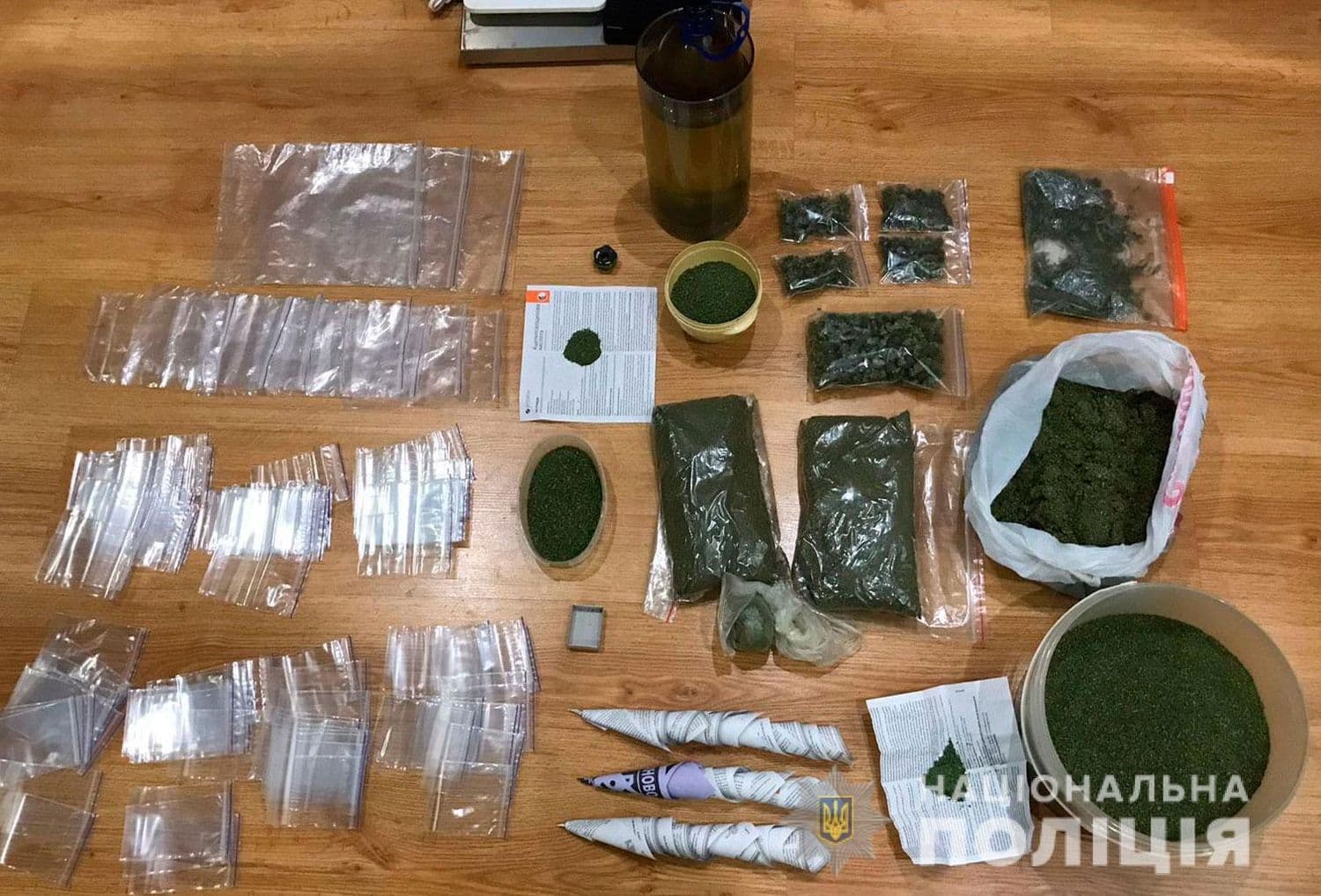 Полтавець у себе вдома зберігав та розповсюджував коноплі