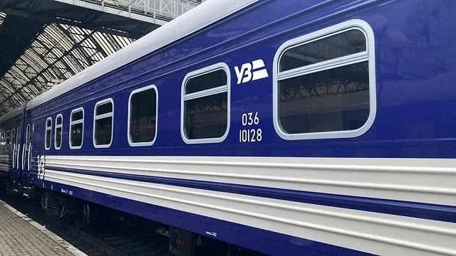 «Укрзалізниця» запустить додаткові поїзди до Великодня