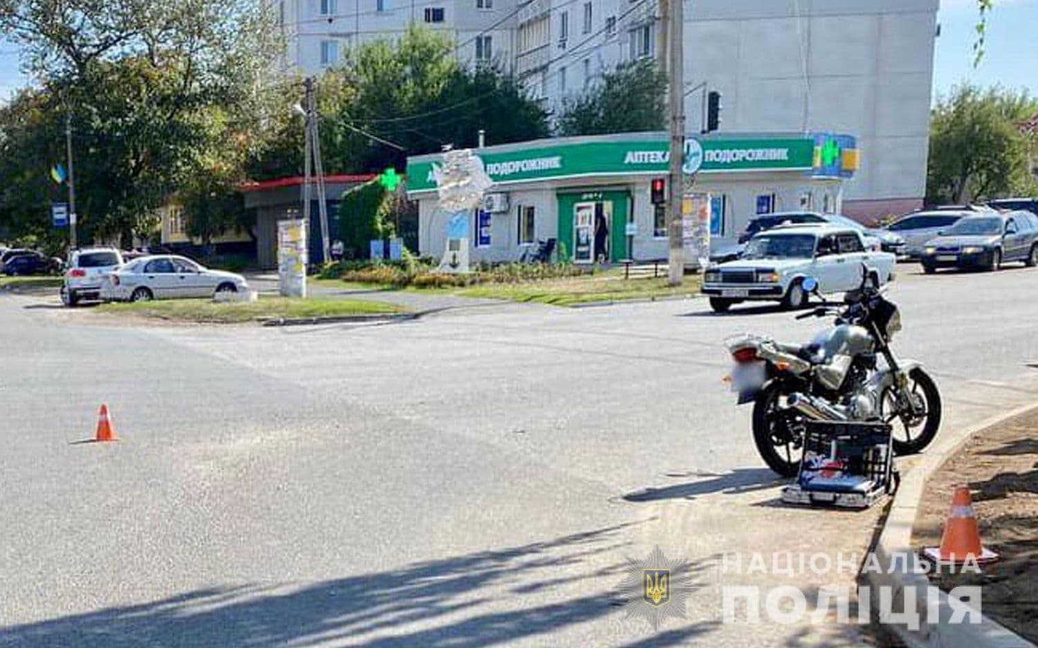 В Лохвиці автомобіль Touareg зіткнувся з мотоциклом: постраждав 18-річний водій