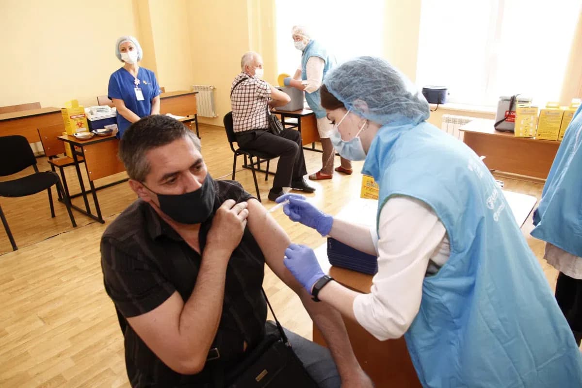 На Полтавщині масово вакцинують людей