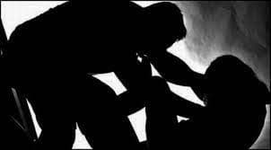 Перехожі відбили у ґвалтівника 16-літню жертву — відео