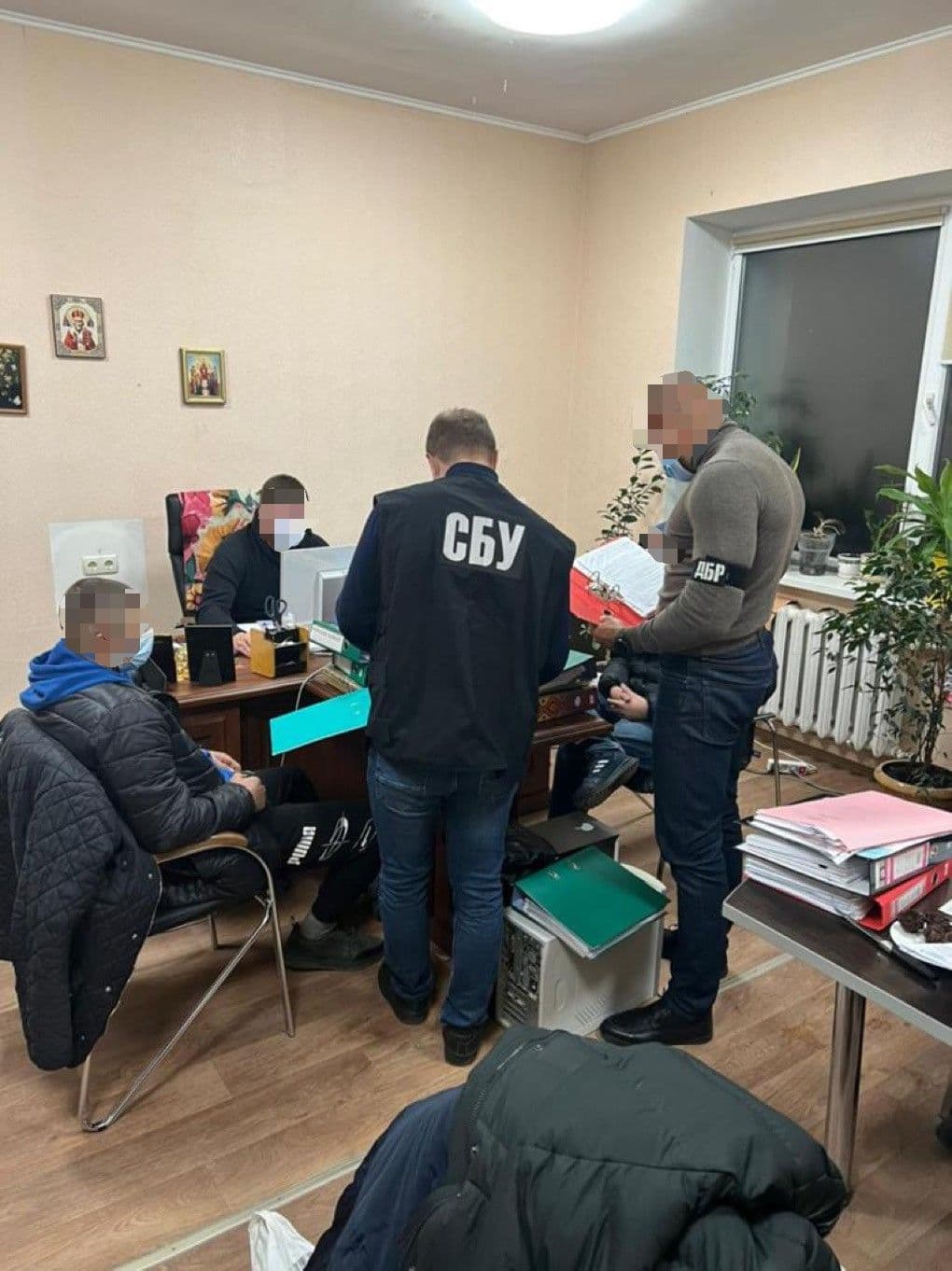 Колишні полтавські податківці керували конвертаційним центром: СБУ