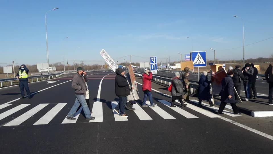 У Лубнах мітингувальники перекрили трасу
