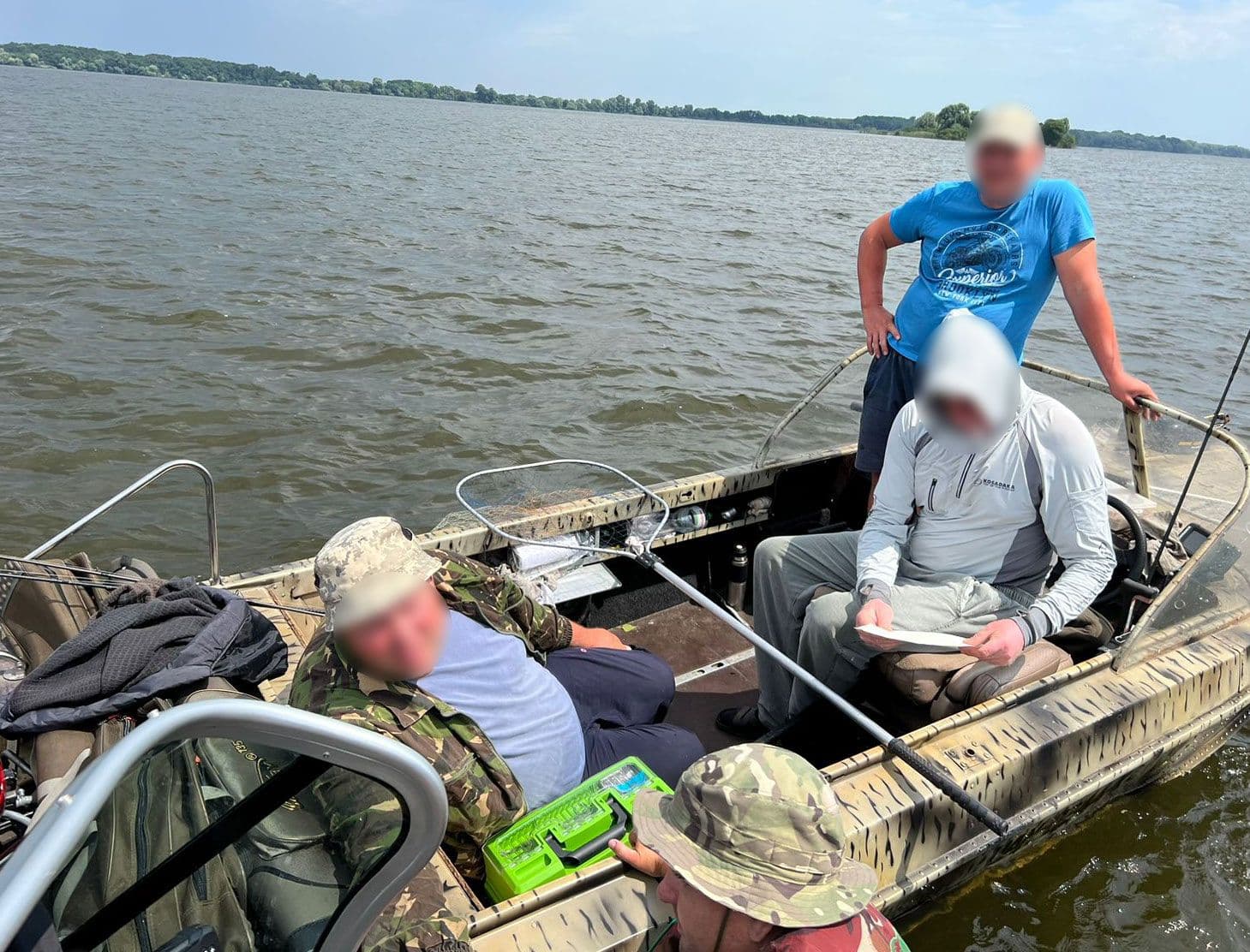 З Кременчуцького водосховища дістали близько 350 метрів браконьєрських сіток