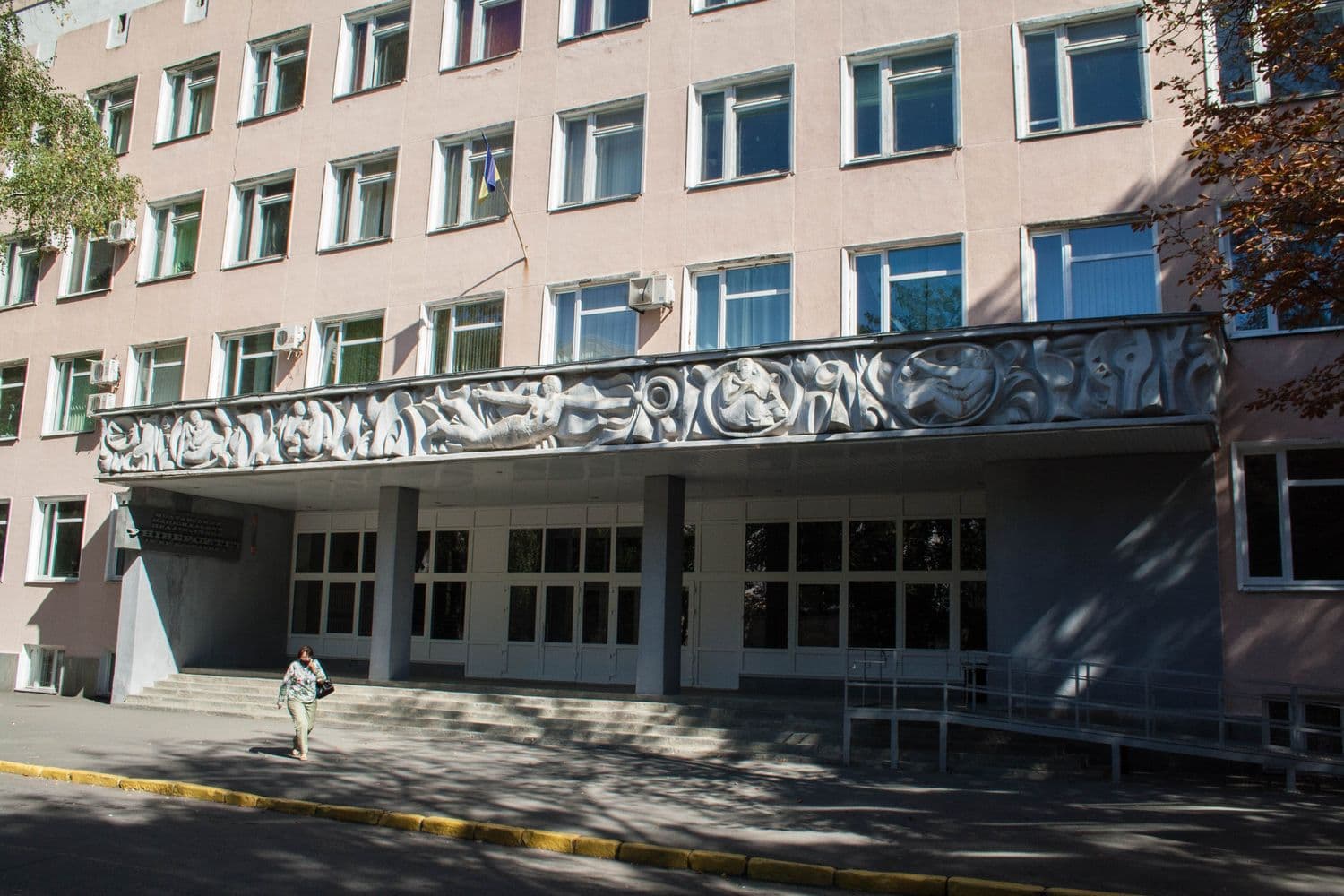 Зник підозрюваний у хабарі викладач полтавського вишу