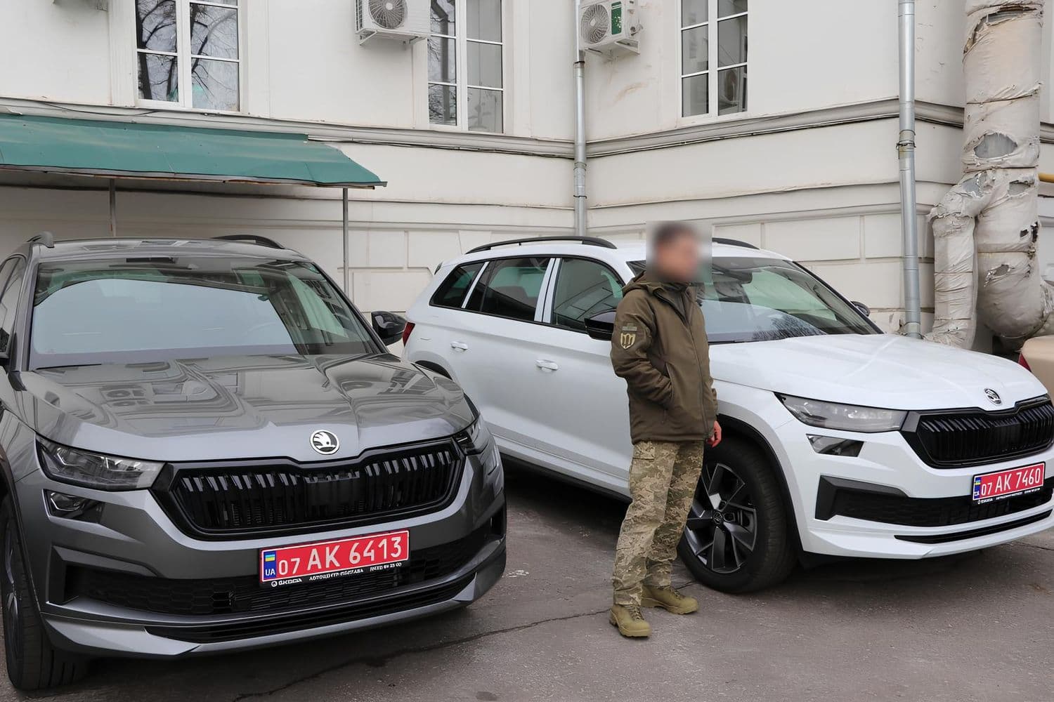 Дружина екскомандира полтавської 116-ї бригади їздила на автівці, яку місто купило для військових
