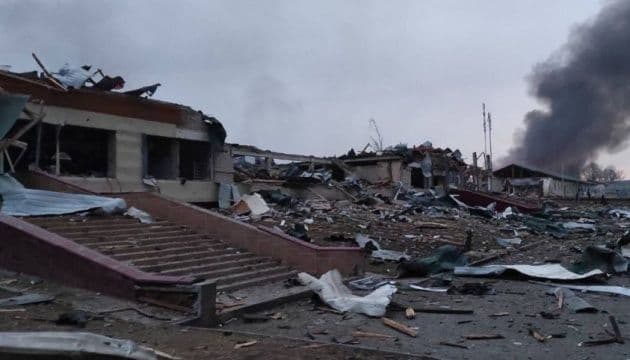 Садовий: по миротворчому центру випустили близько 30 ракет