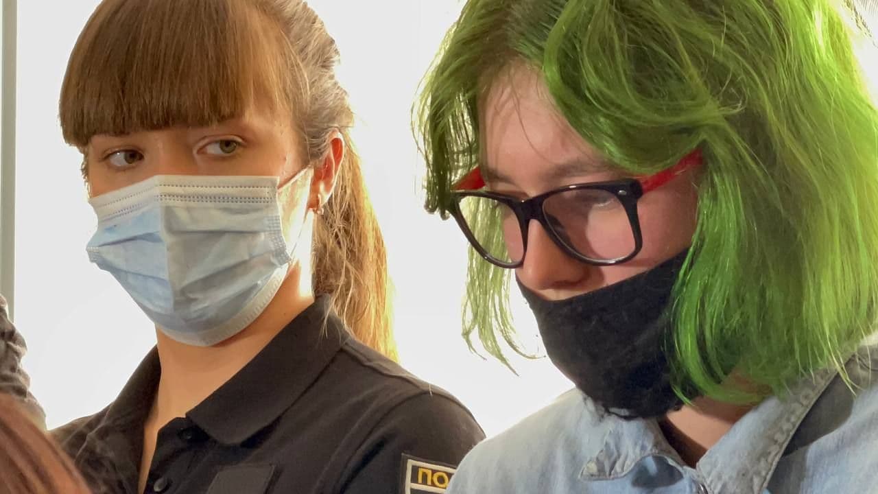 Полтавці, яка стріляла з арбалета у школі, продовжили примусове лікування у психіатричному закладі