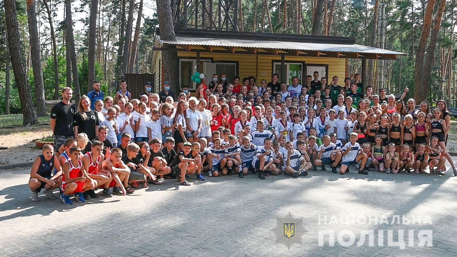 Поліцейські в Соснівці навчили дітей правил безпечної поведінки влітку (фото)