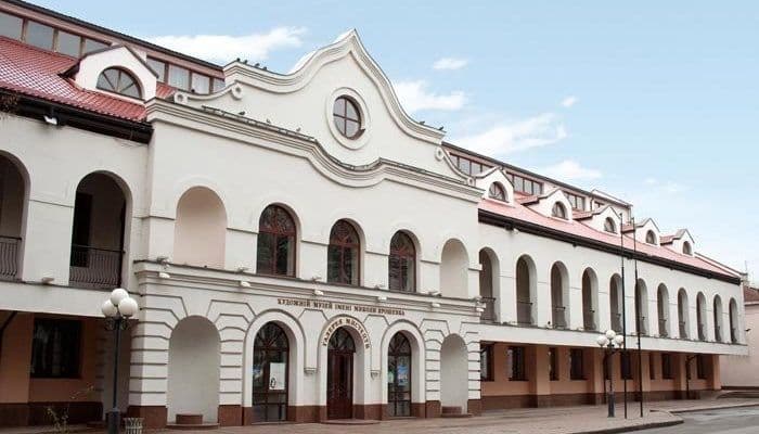 У Галереї мистецтв діє віртуальна виставка Саші Путрі