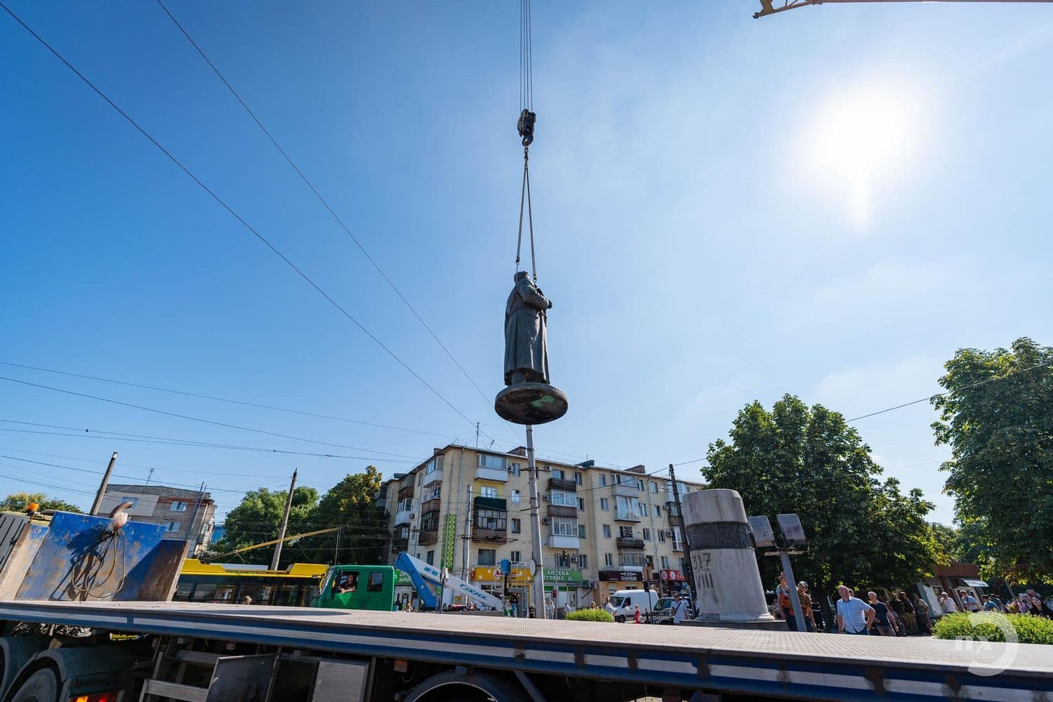 У Полтаві демонтують інформаційні дошки Кондратенку та Зигіну