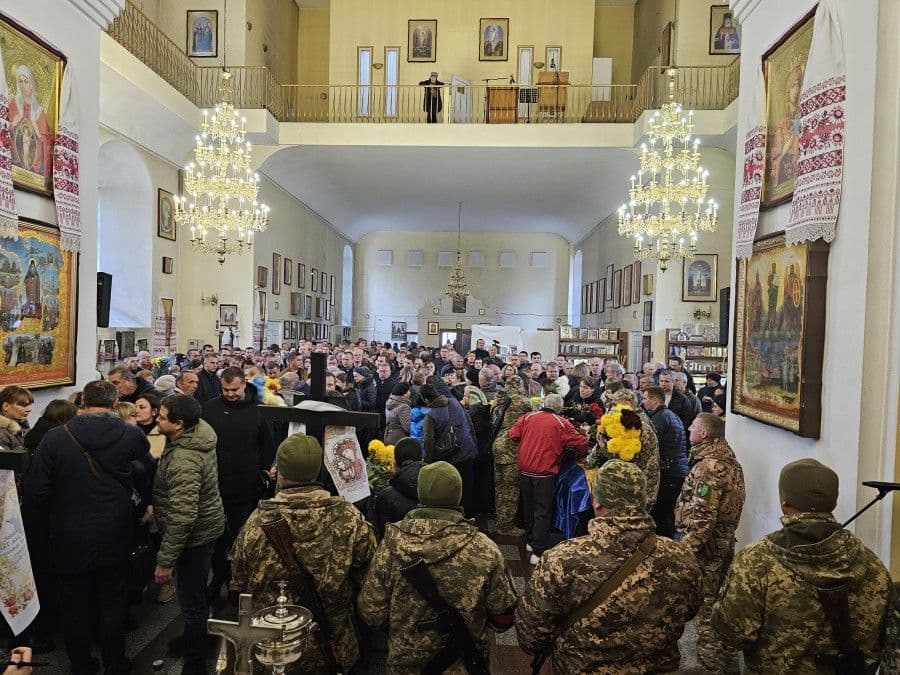 Полтава провела в останню путь трьох захисників, які обороняли Донеччину