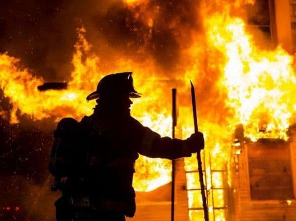 У Полтаві горіла дев'ятиповерхівка