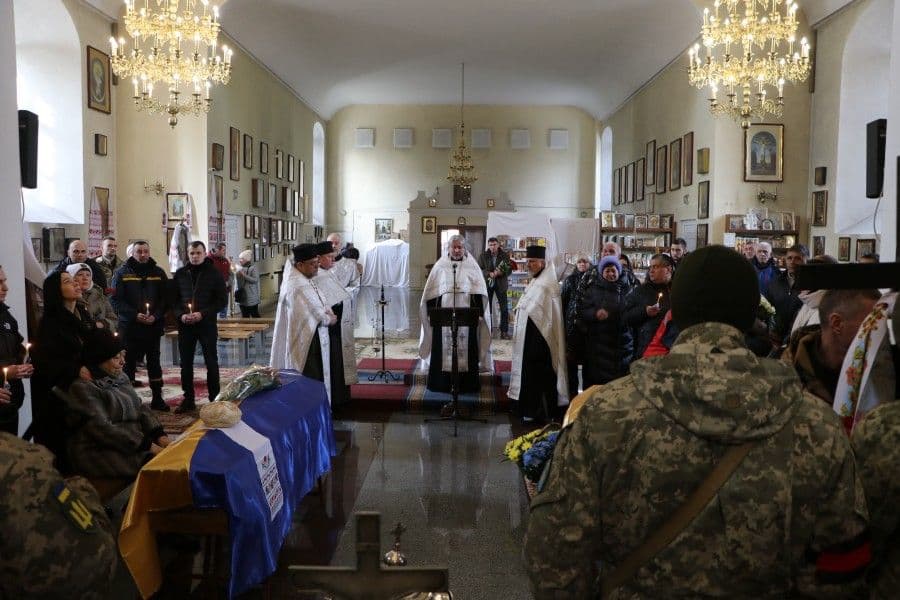 Полтава попрощалася із двома воїнами