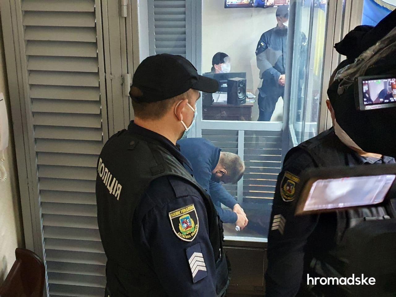 Поліціянта з Полтавщини підозрюють у зґвалтуванні неповнолітньої