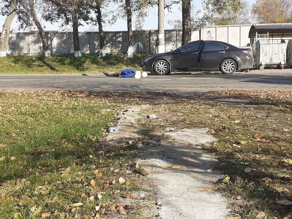 У Пирятині водій молоковоза насмерть збив скутериста