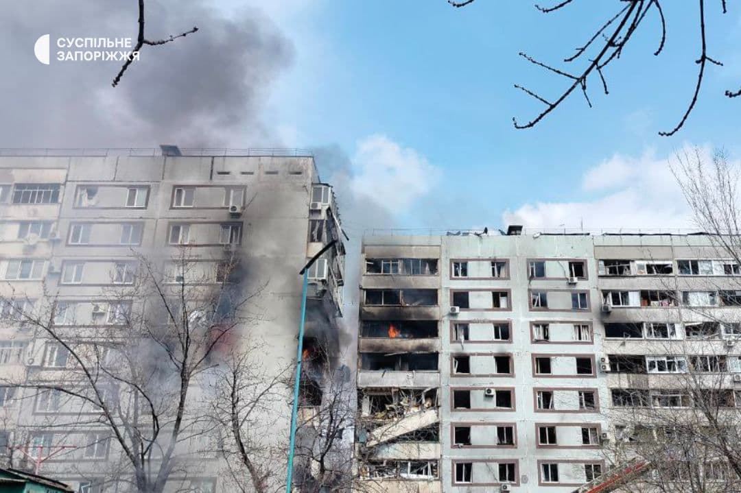 Окупанти обстрілюють Запоріжжя (оновлюється)
