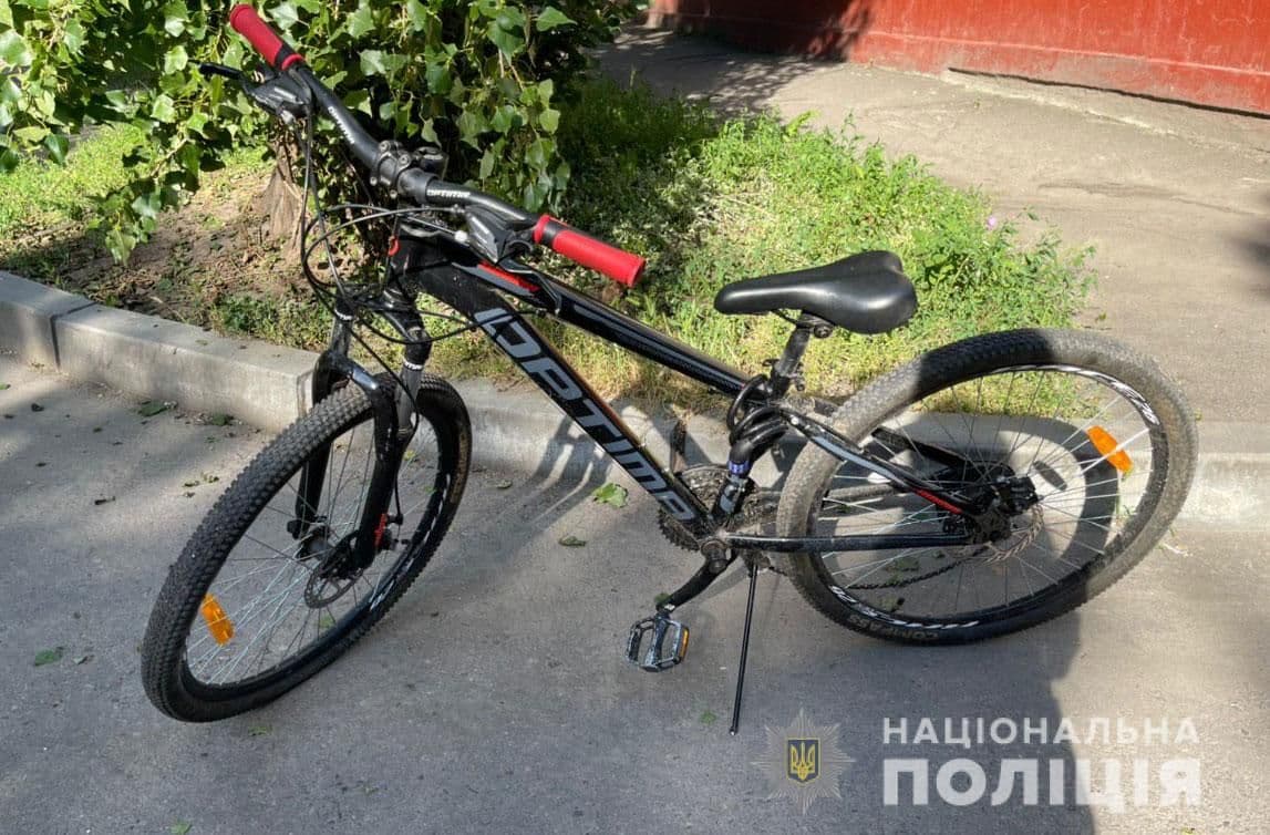 У Кременчуці дитина на велосипеді потрапила в ДТП