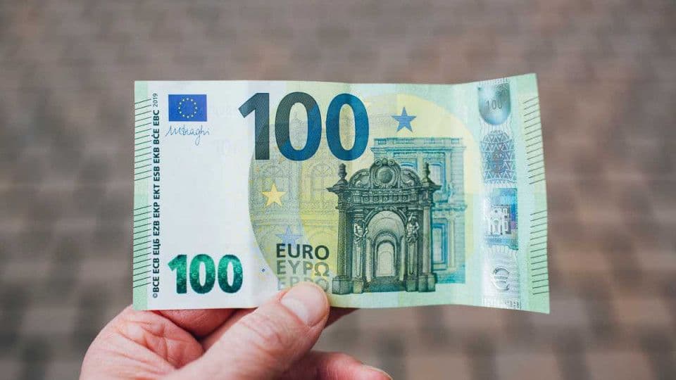 У банках Полтавщини курс євро злетів вище 40 грн