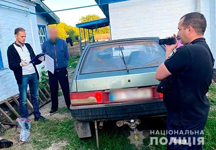 У Полтавському районі у чоловіка з території будинку викрали авто