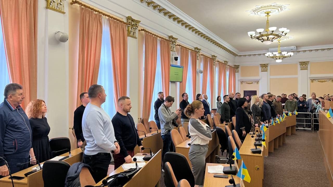 У Полтавській міськраді розпочали позачергову сесію: «Слуги народу» не прийшли