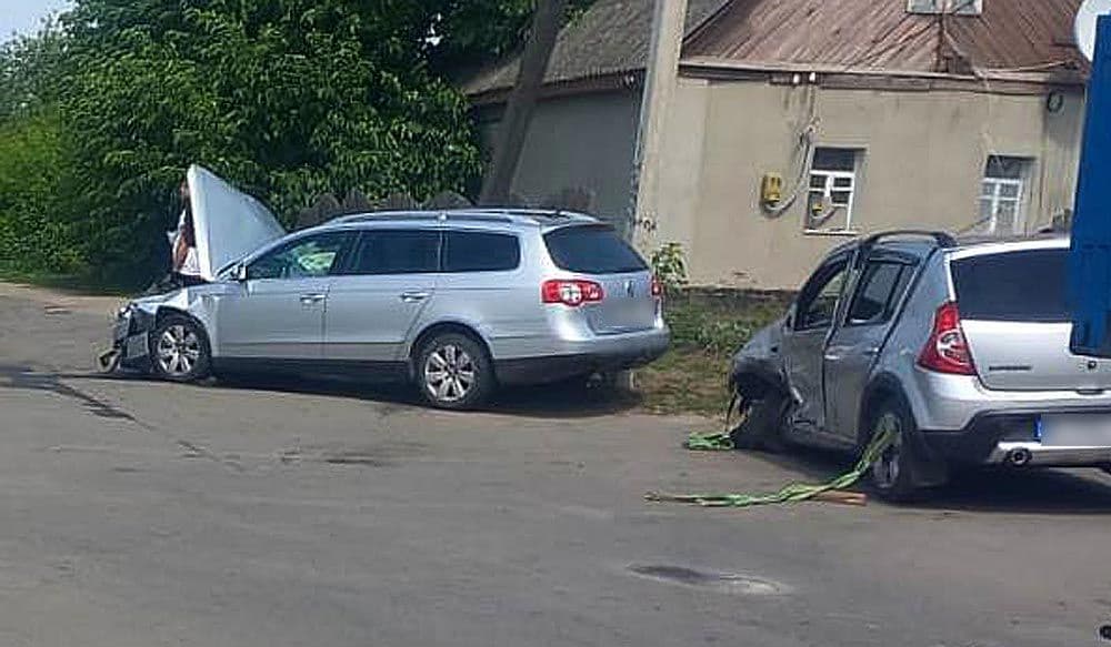 У Миргороді на перехресті зіткнулися дві автівки