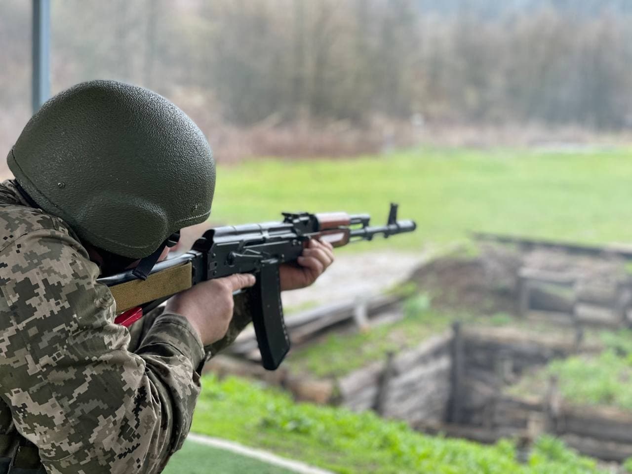 «Я був командиром в армії»: у Щербанях провели тактичні навчання для військових (ФОТО, ВІДЕО)