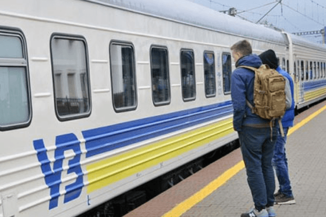 Пасажирів потягів зобов'яжуть пред'являти сертифікати про вакцинацію