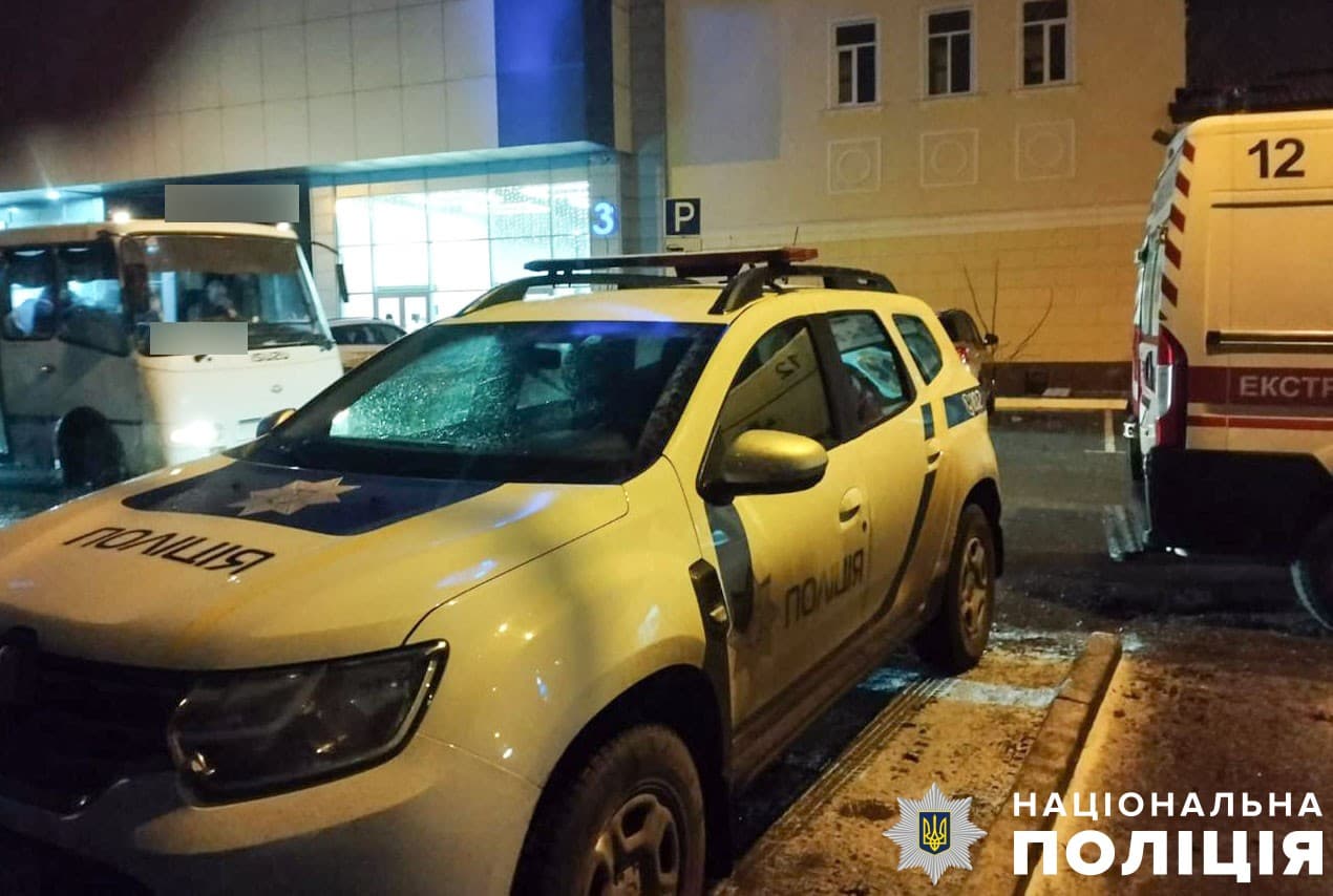 У Полтаві чоловік стрибнув з четвертого поверху ТРЦ і загинув (оновлено)