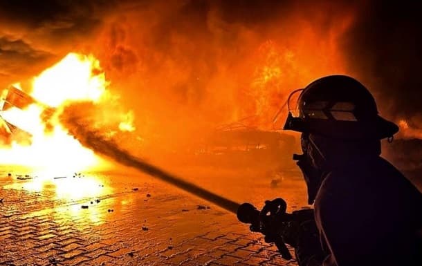 На Полтавщині працювала ППО: уламки дрона спричинили пожежу