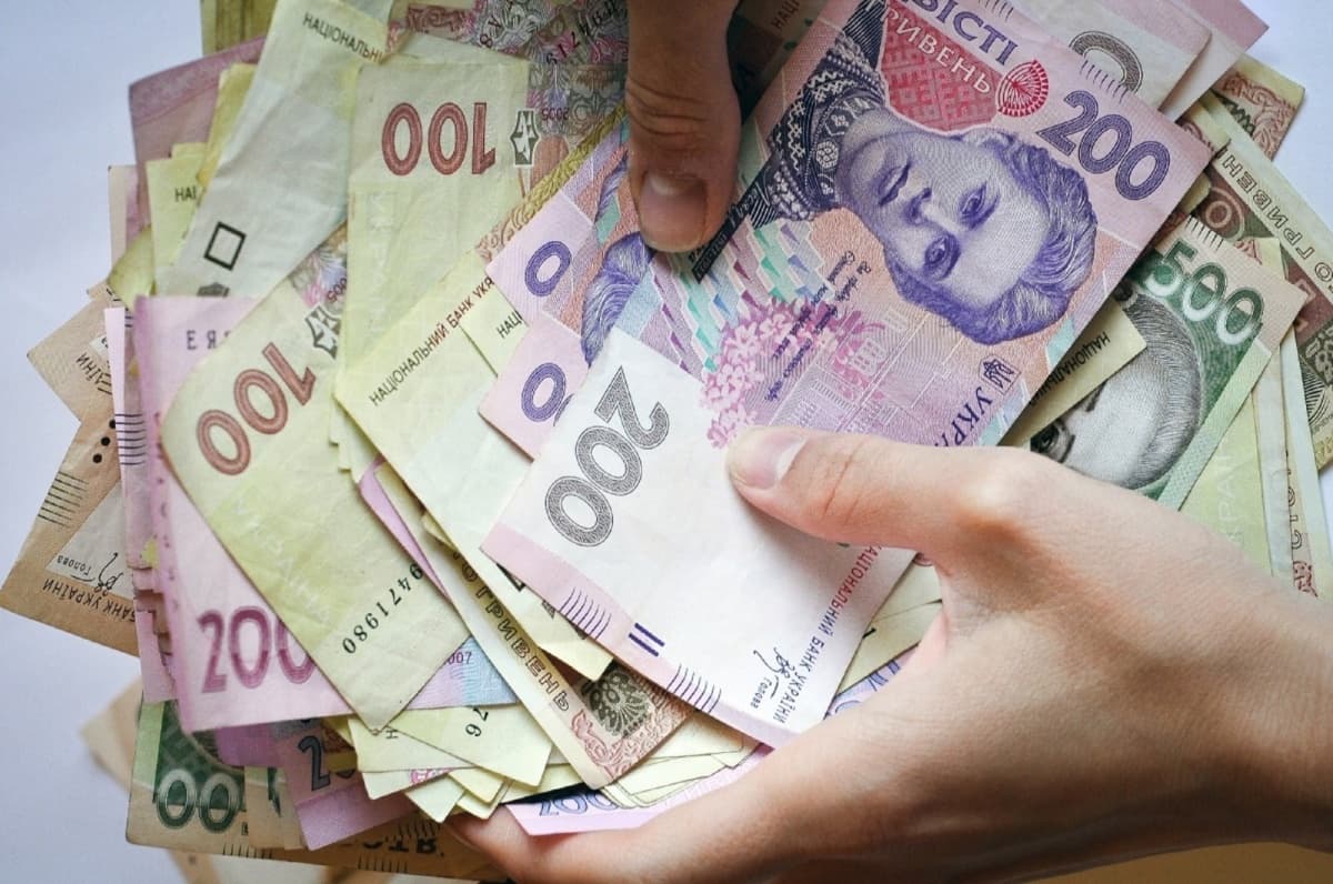 Пів мільйона за неіснуючий одяг: полтавку підозрюють у шахрайстві
