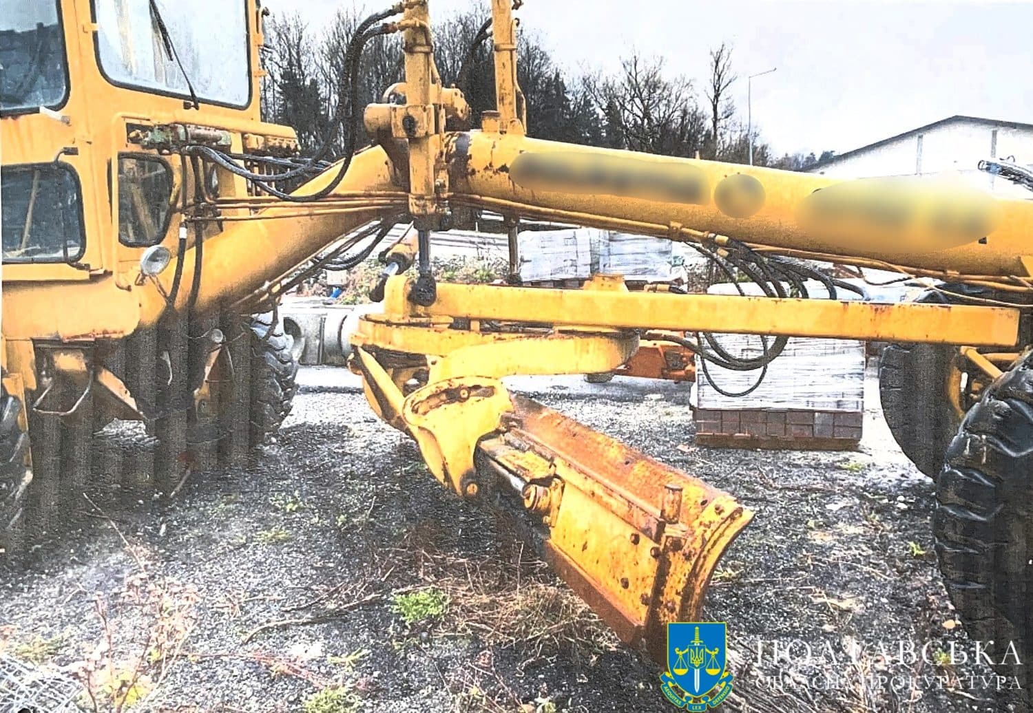 Техніка втридорога: на Полтавщині посадовця підозрюють у розтраті