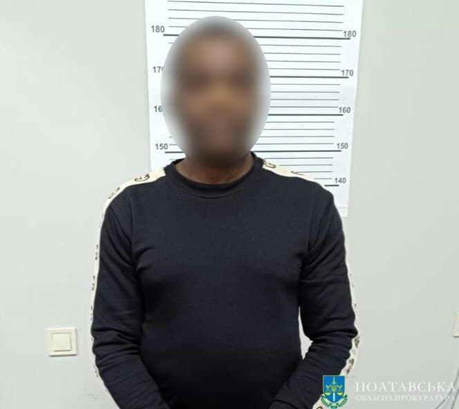 Представлявся іноземним військовим та виманював гроші: у Полтаві затримали афериста