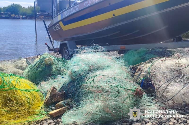 22 браконьєрські сітки дістали з водосховища на Полтавщині