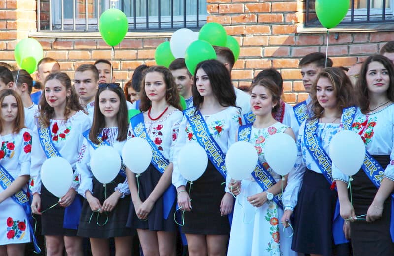 Скільки коштує випускний-2025: ціни, тренди та способи економії